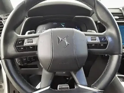 Photo 12 DS DS 7 DS7 Crossback Hybride E-Tense 225 EAT8