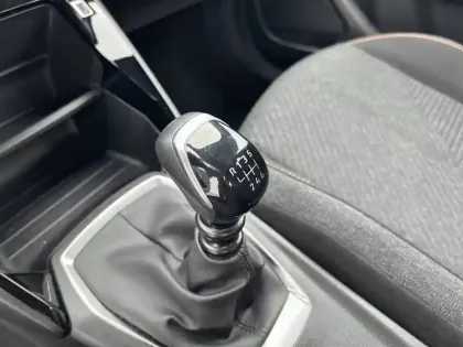 Photo 13 Peugeot 2008  PureTech 100 S&S BVM6