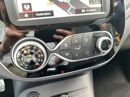 Photo 24 Renault Captur  dCi 90