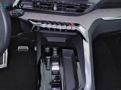 Photo 13 Peugeot 3008  Hybrid 225 e-EAT8