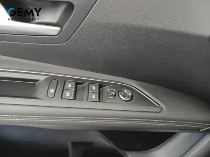 Photo 15 Peugeot 3008  Hybrid 225 e-EAT8