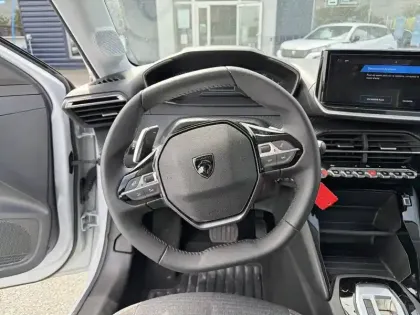 Photo 8 Peugeot 208  Hybrid 110 e-DCS6