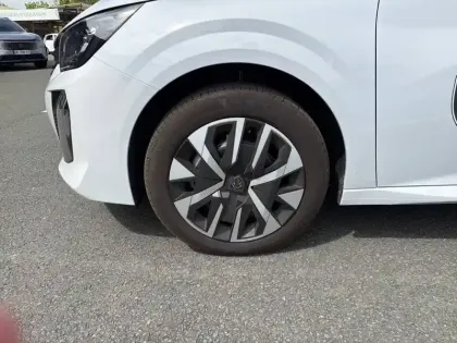 Photo 12 Peugeot 208  Hybrid 110 e-DCS6