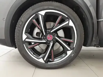 Photo 8 DS DS 7 DS7 Crossback Hybride E-Tense 225 EAT8