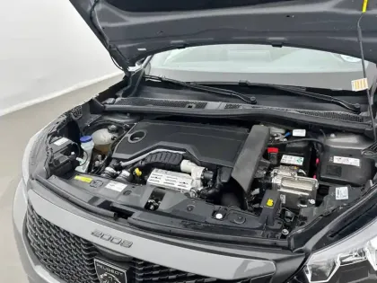 Photo 14 Peugeot 2008  Hybrid 136 e-DCS6