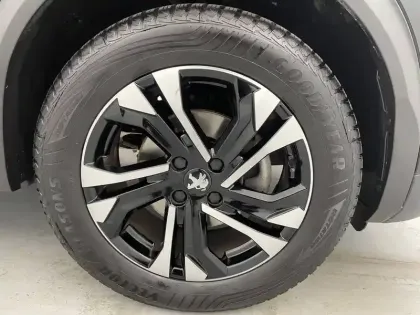 Photo 16 Peugeot 2008  PureTech 130 S&S EAT8