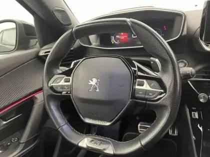 Photo 28 Peugeot 2008  PureTech 130 S&S EAT8