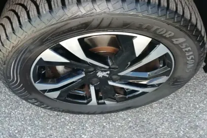 Photo 45 Peugeot 2008  PureTech 130 S&S EAT8