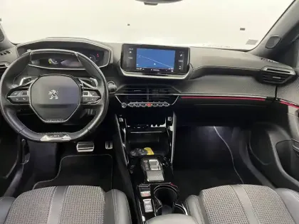 Photo 24 Peugeot 2008  PureTech 130 S&S EAT8