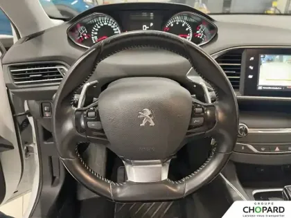 Photo 15 Peugeot 308  PureTech 130ch S&S EAT8