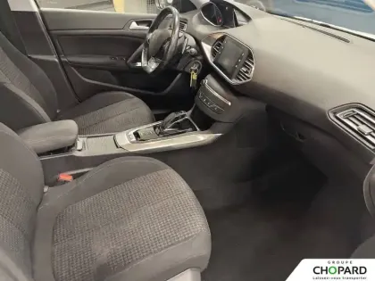 Photo 12 Peugeot 308  PureTech 130ch S&S EAT8