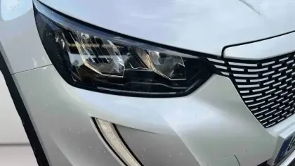 Photo 22 Peugeot 2008  Electrique 136 ch