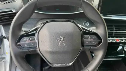 Photo 12 Peugeot 2008  Electrique 136 ch