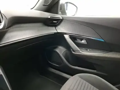 Photo 26 Peugeot 2008  PureTech 100 S&S BVM6