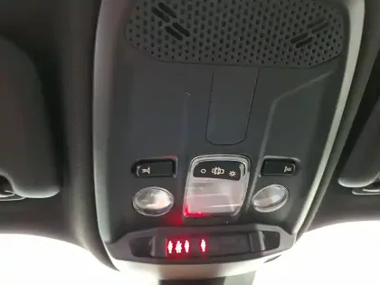 Photo 25 Peugeot 2008  PureTech 100 S&S BVM6