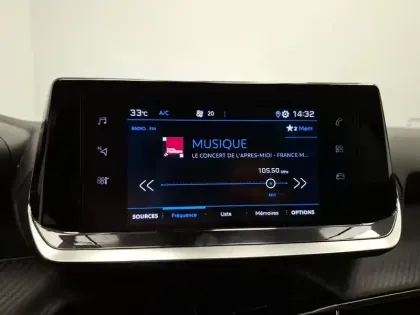 Photo 19 Peugeot 2008  PureTech 100 S&S BVM6