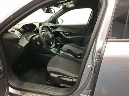 Photo 11 Peugeot 2008  PureTech 100 S&S BVM6