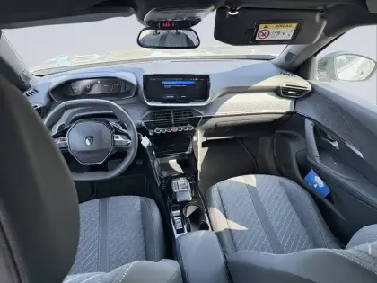 Photo 7 Peugeot 2008  Hybrid 145 e-DCS6