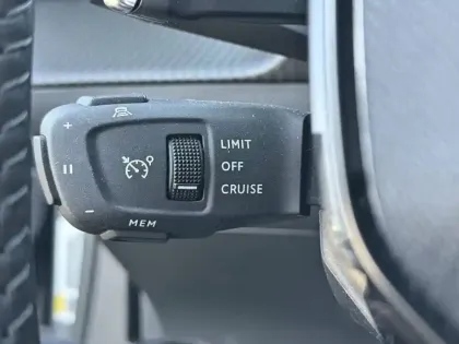Photo 18 Peugeot 2008  Hybrid 145 e-DCS6