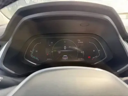 Photo 10 Renault Captur  E-Tech full hybrid 145