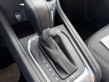 Photo 7 Renault Captur  E-Tech full hybrid 145