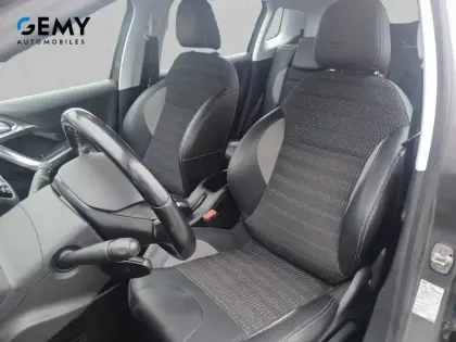 Photo 8 Peugeot 2008  1.2 PureTech 110ch S&S BVM5