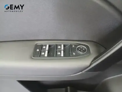 Photo 35 Renault Captur  E-Tech full hybrid 145 ch