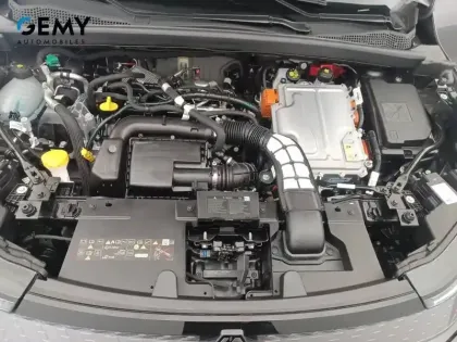 Photo 31 Renault Captur  E-Tech full hybrid 145 ch