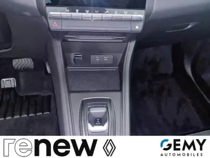 Photo 13 Renault Captur  E-Tech full hybrid 145 ch