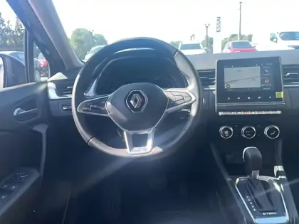 Photo 9 Renault Captur  E-Tech full hybrid 145