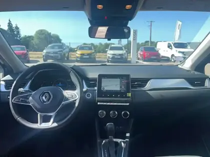 Photo 8 Renault Captur  E-Tech full hybrid 145