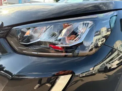 Photo 10 Peugeot 2008  Electrique 136 ch