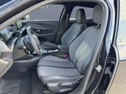 Photo 13 Peugeot 2008  Electrique 136 ch