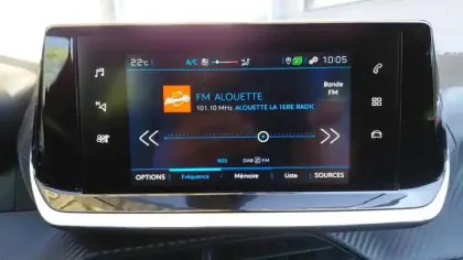 Photo 16 Peugeot 208  BlueHDi 100 S&S BVM6