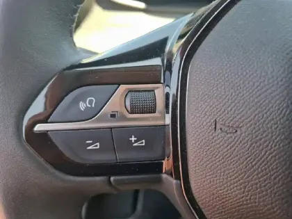 Photo 24 Peugeot 208  Electrique 50 kWh 136ch