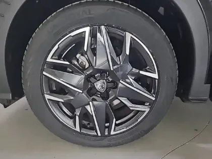 Photo 35 Peugeot 3008  Hybrid 145 e-DCS6