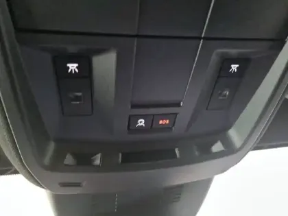 Photo 48 Peugeot 3008  Hybrid 145 e-DCS6