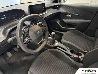 Photo 41 Peugeot 208  PureTech 100 S&S BVM6