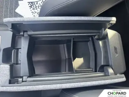 Photo 13 Peugeot 3008  Electrique 210 ch 73 kWh