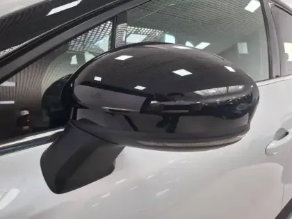 Photo 31 Renault Captur  Blue dCi 115 EDC