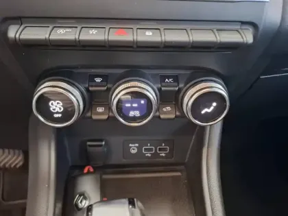 Photo 24 Renault Captur  Blue dCi 115 EDC