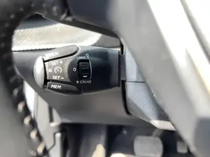 Photo 5 Peugeot 2008  Electrique 136 ch