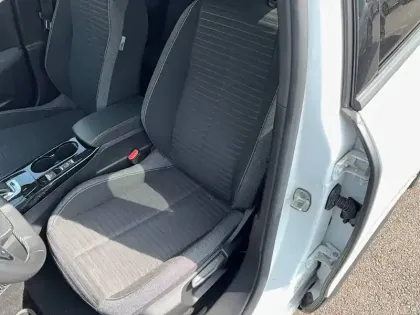 Photo 10 Peugeot 2008  Electrique 136 ch
