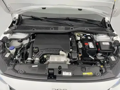 Photo 20 Peugeot 208  PureTech 100 S&S BVM6