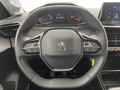 Photo 22 Peugeot 208  PureTech 100 S&S BVM6