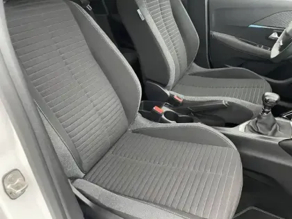 Photo 31 Peugeot 208  PureTech 100 S&S BVM6