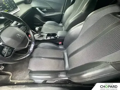 Photo 10 Peugeot 2008  PureTech 130ch S&S BVM6