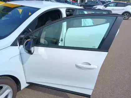 Photo 9 Renault Clio  Eco-G 100 ch GSR2