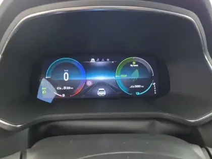 Photo 35 Renault Captur  E-Tech full hybrid 145