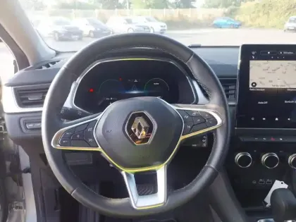 Photo 10 Renault Captur  E-Tech full hybrid 145